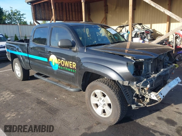 2005 Toyota Tacoma PreRunner with VIN 5TEKU72NX5Z024621, listed as a IAAI auction lot 40382089 with 180,080 mi miles. Bid and sale history available at carsss.com. Image 1.