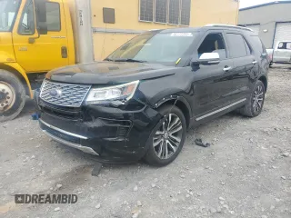2018 Ford Explorer Platinum z VIN 1FM5K8HT9JGB29209, wystawiony jako Copart lot #58173395 z przebiegiem 137 640 mil mil oraz Szkoda całkowita • Salvage title. Historia ofert i sprzedaży dostępna na DreamBid. Obrazek 1.