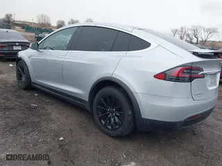 2016 Tesla Model X 70D with VIN 5YJXCAE25GF019550, listed as a IAAI auction lot 41555096 with 47,500 mi miles. Bid and sale history available at carsss.com. Image 3.