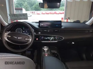 2025 Genesis GV70 2.5T z VIN 5NMMADTB9SH025307, wystawiony jako IAAI lot #42454804 z przebiegiem 20 799 mil mil oraz . Historia ofert i sprzedaży dostępna na DreamBid. Obrazek 19.