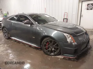 2011 Cadillac CTS-V z VIN 1G6DV1EP2B0126431, wystawiony jako IAAI lot #41511633 z przebiegiem 52 738 mil mil oraz . Historia ofert i sprzedaży dostępna na DreamBid. Obrazek 1.
