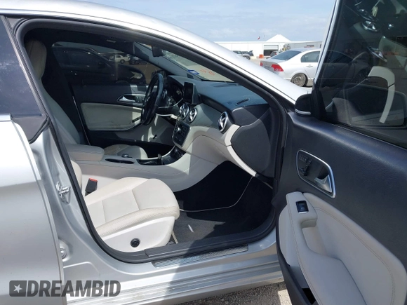 2014 Mercedes-Benz CLA 250 z VIN WDDSJ4EBXEN043087, wystawiony jako IAAI lot #41895670 z przebiegiem 127 787 mil mil oraz . Historia ofert i sprzedaży dostępna na DreamBid. Obrazek 5.