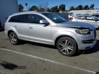 2011 Audi Q7 Premium Plus z VIN WA1LGAFE6BD009566, wystawiony jako Copart lot #46506925 z przebiegiem 121 896 mil mil oraz Szkoda całkowita • Salvage title. Historia ofert i sprzedaży dostępna na DreamBid. Obrazek 4.