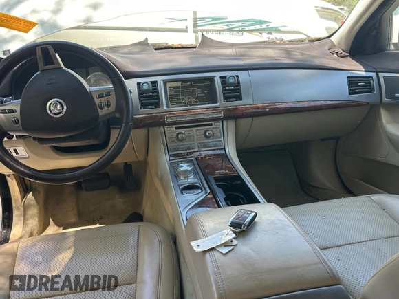 2009 Jaguar XF with VIN SAJWA07C491R36719, listed as a Copart auction lot 49317145 with 101,949 mi miles and Clean Title. Bid and sale history available at DreamBid. Image 9.
