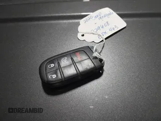 2020 Jeep Renegade Sport z VIN ZACNJBAB8LPL20290, wystawiony jako IAAI lot #41700412 z przebiegiem 32 733 mil mil oraz . Historia ofert i sprzedaży dostępna na DreamBid. Obrazek 11.