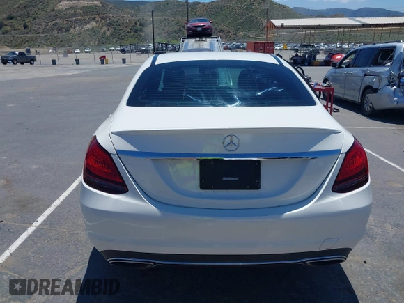 2019 Mercedes-Benz C 300 с VIN 55SWF8DB4KU294346, выставлен на аукционе IAAI как лот 42215950 с пробегом 81 881 миль миль и . История ставок и продаж доступна на DreamBid. Изображение 16.