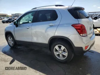 2021 Chevrolet Trax LT with VIN KL7CJPSB2MB330750, listed as a Copart auction lot 54090195 with 112,118 mi miles and Clean Title. Bid and sale history available at carsss.com. Image 2.