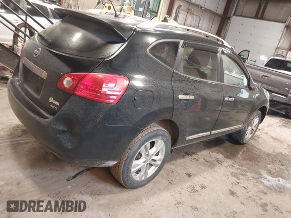 2015 Nissan Rogue S z VIN JN8AS5MVXFW251118, wystawiony jako IAAI lot #41381834 z przebiegiem 55 762 mil mil oraz . Historia ofert i sprzedaży dostępna na DreamBid. Obrazek 4.