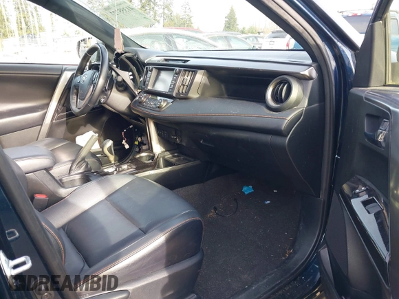 2017 Toyota RAV4 SE z VIN JTMJFREV7HJ709543, wystawiony jako IAAI lot #41355727 z przebiegiem 54 585 mil mil oraz . Historia ofert i sprzedaży dostępna na DreamBid. Obrazek 5.