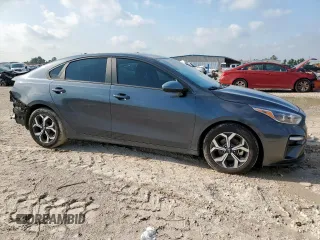 2021 Kia Forte LXS z VIN 3KPF24AD6ME340196, wystawiony jako Copart lot #59232805 z przebiegiem 118 465 mil mil oraz Szkoda całkowita • Salvage title. Historia ofert i sprzedaży dostępna na DreamBid. Obrazek 4.