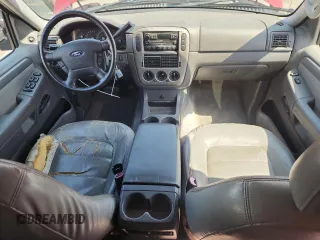 2004 Ford Explorer XLT z VIN 1FMZU63KX4UC28304, wystawiony jako Copart lot #59539345 z przebiegiem 209 369 mil mil oraz Szkoda całkowita • Salvage title. Historia ofert i sprzedaży dostępna na DreamBid. Obrazek 8.