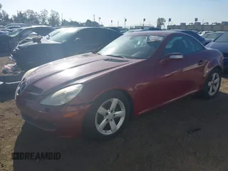 2008 Mercedes-Benz SLK-Class 3.0L with VIN WDBWK54F28F183800, listed as a IAAI auction lot 40371974 with Not Provided miles. Bid and sale history available at carsss.com. Image 2.