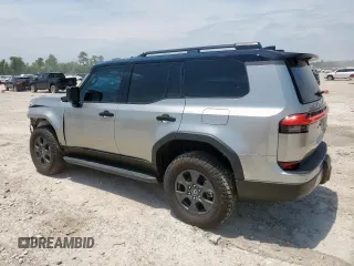 2024 Lexus GX 550 Premium z VIN JTJTBCDX3R5019851, wystawiony jako Copart lot #57393195 z przebiegiem 1890 mil mil oraz Szkody całkowita. Historia ofert i sprzedaży dostępna na DreamBid. Obrazek 2.