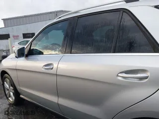 2014 Mercedes-Benz M-Class ML 350 with VIN 4JGDA5HB8EA353276, listed as a IAAI auction lot 41709756 with 189,512 mi miles. Bid and sale history available at carsss.com. Image 14.