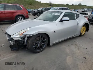 2017 Nissan 370Z z VIN JN1AZ4EH8HM954437, wystawiony jako Copart lot #59147525 z przebiegiem Nie podano mil oraz Czysty tytuł • Clean title. Historia ofert i sprzedaży dostępna na DreamBid. Obrazek 1.