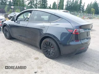 2024 Tesla Model Y с VIN 7SAYGDEDXRF054960, выставлен на аукционе IAAI как лот 42585098 с пробегом 17 703 миль миль и . История ставок и продаж доступна на DreamBid. Изображение 3.
