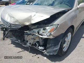 2006 Toyota Camry STD z VIN 4T1BE30KX6U658158, wystawiony jako IAAI lot #42394262 z przebiegiem 102 830 mil mil oraz . Historia ofert i sprzedaży dostępna na DreamBid. Obrazek 18.