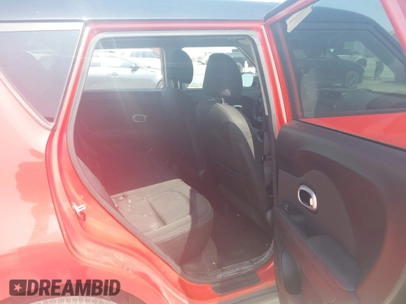 2018 Kia Soul + with VIN KNDJP3A50J7541022, listed as a IAAI auction lot 41918871 with 109,126 mi miles. Bid and sale history available at carsss.com. Image 8.