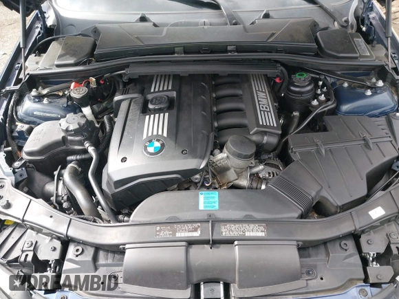 2011 BMW 3 Series 328i xDrive with VIN WBAKF5C58BE586557, listed as a IAAI auction lot 42024914 with 113,274 mi miles. Bid and sale history available at carsss.com. Image 10.