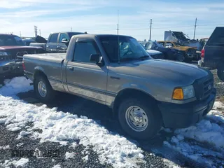 2004 Ford Ranger XL with VIN 1FTYR10U64PA54692, listed as a IAAI auction lot 41538909 with 54,651 mi miles. Bid and sale history available at carsss.com. Image 1.