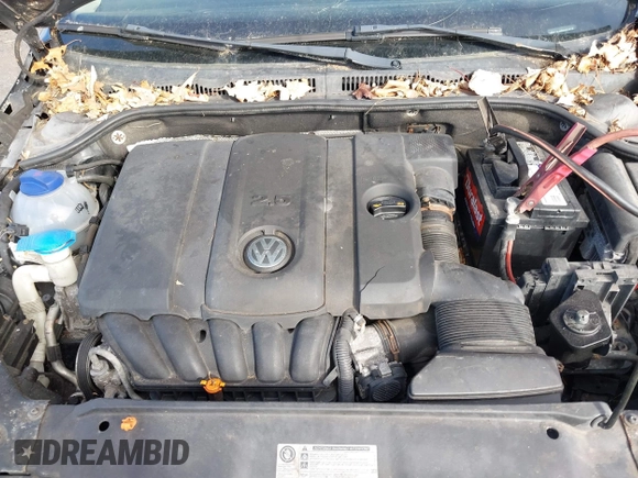 2011 Volkswagen Jetta SE with VIN 3VWDZ7AJ8BM361576, listed as a IAAI auction lot 40854087 with 174,904 mi miles and . Bid and sale history available at DreamBid. Image 10.
