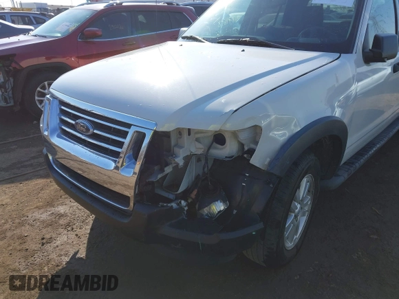 2010 Ford Explorer Sport Trac XLT z VIN 1FMEU3BE4AUA31407, wystawiony jako IAAI lot #41771678 z przebiegiem 105 988 mil mil oraz . Historia ofert i sprzedaży dostępna na DreamBid. Obrazek 6.