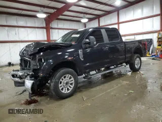 2019 Ford Super Duty F-250 SRW XL with VIN 1FT7W2B63KEG67693, listed as a Copart auction lot 45310795 with 97,367 mi miles and Salvage Title. Bid and sale history available at carsss.com. Image 1.