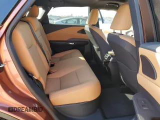 2024 Lexus RX 350 z VIN JTJCHMAA0R2013642, wystawiony jako Copart lot #45470085 z przebiegiem 5 604 mil mil oraz Szkoda całkowita • Salvage title. Historia ofert i sprzedaży dostępna na DreamBid. Obrazek 11.