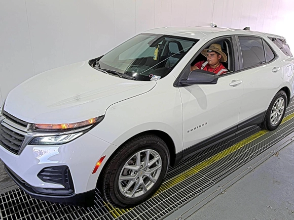 2022 Chevrolet Equinox LS z VIN 3GNAXHEV0NS245150, wystawiony jako IAAI lot #42550029 z przebiegiem 77 843 mil mil oraz . Historia ofert i sprzedaży dostępna na DreamBid. Obrazek 7.