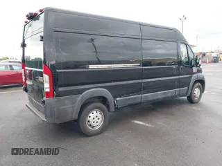 2015 Ram ProMaster Cargo z VIN 3C6TRVDG1FE512803, wystawiony jako IAAI lot #42355330 z przebiegiem 87 392 mil mil oraz . Historia ofert i sprzedaży dostępna na DreamBid. Obrazek 4.