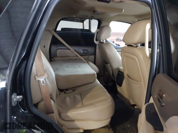 2014 Chevrolet Tahoe LT z VIN 1GNSCBE01ER190342, wystawiony jako IAAI lot #41578109 z przebiegiem 204 781 mil mil oraz . Historia ofert i sprzedaży dostępna na DreamBid. Obrazek 8.