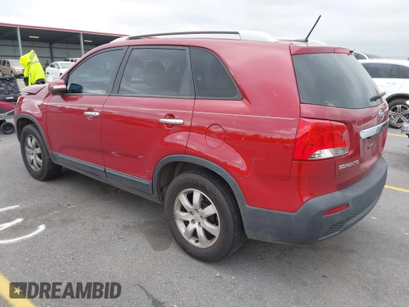 2011 Kia Sorento LX with VIN 5XYKT3A15BG025689, listed as a IAAI auction lot 41839645 with 135,733 mi miles. Bid and sale history available at carsss.com. Image 3.