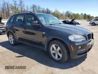 2008 BMW X5 3.0si z VIN 5UXFE43598L004647, wystawiony jako Copart lot #56308565 z przebiegiem 75 533 mil mil oraz Czysty tytuł • Clean title. Historia ofert i sprzedaży dostępna na DreamBid. Obrazek 4.