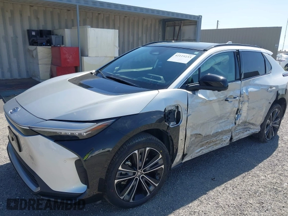 2023 Toyota bZ4X XLE z VIN JTMAAAAA6PA015170, wystawiony jako IAAI lot #42119233 z przebiegiem 64 284 mil mil oraz . Historia ofert i sprzedaży dostępna na DreamBid. Obrazek 19.