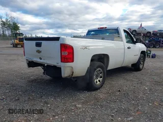 2008 Chevrolet Silverado 1500 Work Truck with VIN 1GCEK14C28Z246081, listed as a IAAI auction lot 40815734 with 137,738 mi miles. Bid and sale history available at carsss.com. Image 4.