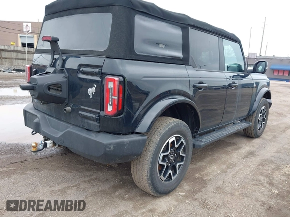 2022 Ford Bronco with VIN 1FMDE5BH9NLB84598, listed as a IAAI auction lot 41943910 with 43,823 mi miles. Bid and sale history available at carsss.com. Image 4.