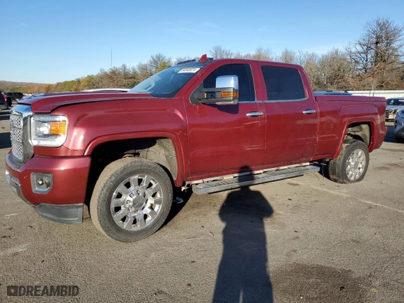 2019 GMC Sierra 2500HD Denali with VIN 1GT12SEY6KF265188, listed as a Copart auction lot 84848924 with 0 mi miles and Salvage Title. Bid and sale history available at carsss.com. Image 1.