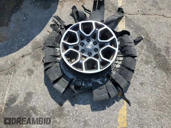 2013 Ford F-150 XL с VIN 1FTMF1EF3DKD68878, выставлен на аукционе Copart как лот 57161805 с пробегом 201 333 миль миль и Списание • Salvage title. История ставок и продаж доступна на DreamBid. Изображение 12.