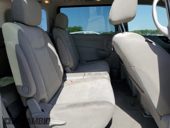 2017 Nissan Quest SV z VIN JN8AE2KP0H9165716, wystawiony jako Copart lot #57206875 z przebiegiem 103 551 mil mil oraz Szkoda całkowita • Salvage title. Historia ofert i sprzedaży dostępna na DreamBid. Obrazek 11.