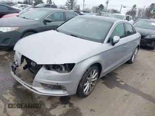 2015 Audi A3 Premium Plus z VIN WAUCCGFFXF1020409, wystawiony jako IAAI lot #41534468 z przebiegiem 116 708 mil mil oraz . Historia ofert i sprzedaży dostępna na DreamBid. Obrazek 18.