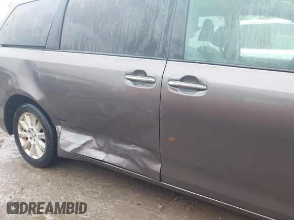 2016 Toyota Sienna Limited with VIN 5TDDK3DC0GS129333, listed as a IAAI auction lot 42301593 with 115,069 mi miles and . Bid and sale history available at DreamBid. Image 6.