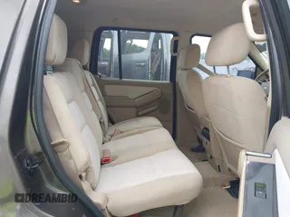 2008 Ford Explorer XLT with VIN 1FMEU63E38UA19291, listed as a IAAI auction lot 42048959 with 227,212 mi miles. Bid and sale history available at carsss.com. Image 8.