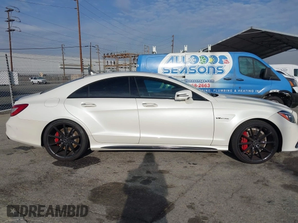 2015 Mercedes-Benz CLS-Class CLS 63 AMG S-Model with VIN WDDLJ7GB5FA134828, listed as a IAAI auction lot 41377844 with 79,219 mi miles. Bid and sale history available at carsss.com. Image 13.