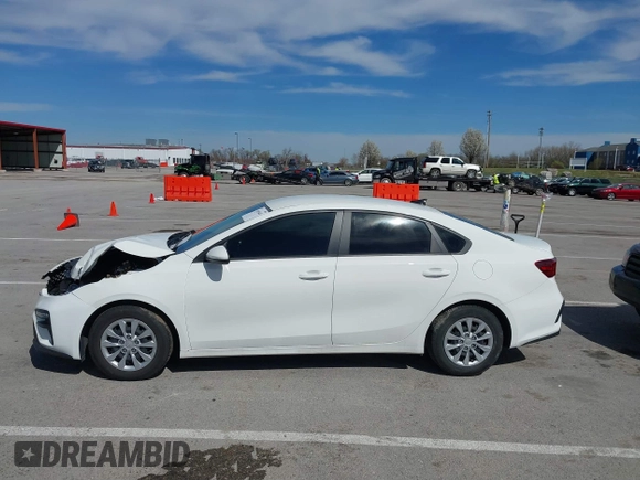 2020 Kia Forte LXS with VIN 3KPF24AD1LE257404, listed as a IAAI auction lot 41853440 with 48,475 mi miles. Bid and sale history available at carsss.com. Image 14.
