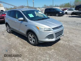 2016 Ford Escape SE with VIN 1FMCU0GX2GUC82788, listed as a IAAI auction lot 41977951 with 121,330 mi miles and . Bid and sale history available at carsss.com. Image 1.