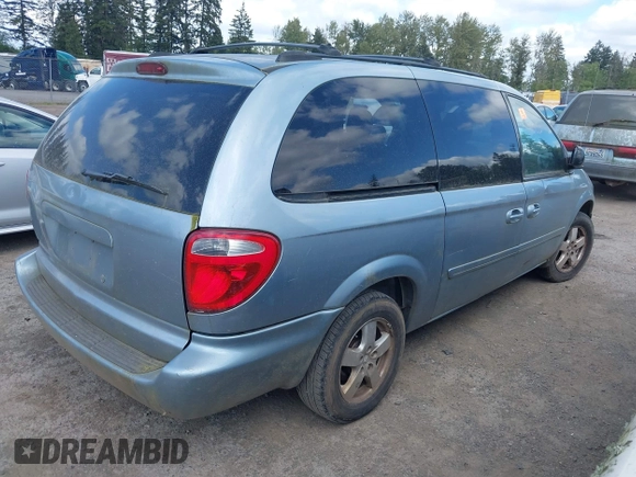2005 Dodge Caravan SXT with VIN 2D4GP44LX5R528909, listed as a IAAI auction lot 42248957 with Not Provided miles and . Bid and sale history available at DreamBid. Image 4.