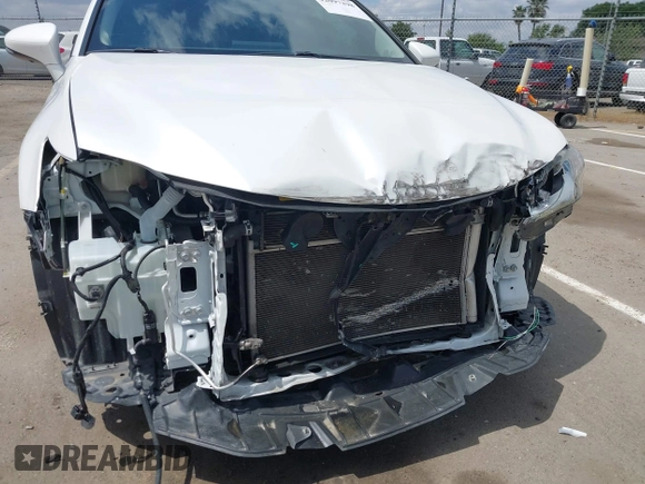 2011 Lexus CT 200h with VIN JTHKD5BH2B2035688, listed as a IAAI auction lot 42097298 with 78,234 mi miles and . Bid and sale history available at DreamBid. Image 6.