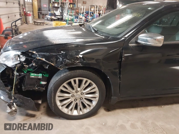 2013 Chrysler 200 Limited with VIN 1C3CCBCG6DN701986, listed as a IAAI auction lot 41845359 with 122,807 mi miles. Bid and sale history available at carsss.com. Image 6.