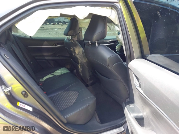 2018 Toyota Camry LE with VIN 4T1B11HK2JU578575, listed as a IAAI auction lot 41850389 with 213,235 mi miles. Bid and sale history available at carsss.com. Image 8.