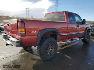 2001 Chevrolet Silverado 1500 LS with VIN 2GCEK19T711280556, listed as a Copart auction lot 49480605 with 252,124 mi miles and Salvage Title. Bid and sale history available at carsss.com. Image 3.